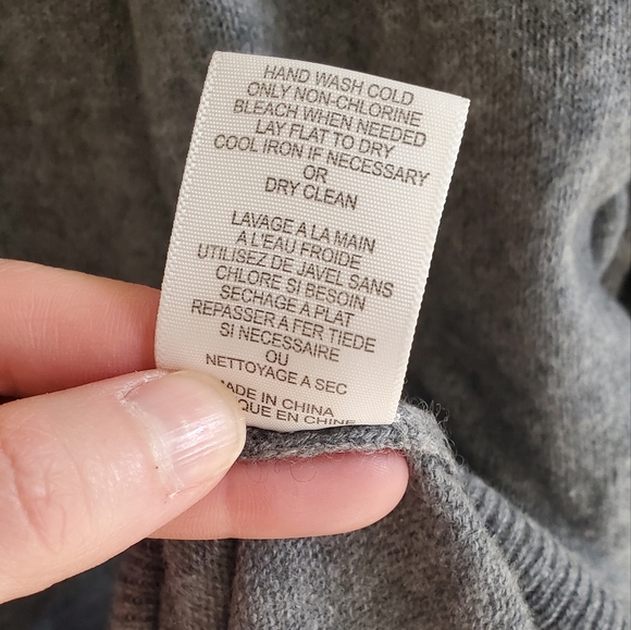 Equipment Cashmere Gray V-Neck Tunic Sweater - Picture 8 of 8